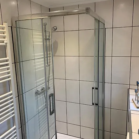 Monteurhaus, Monteurzimmer, Apartament Löhnberg