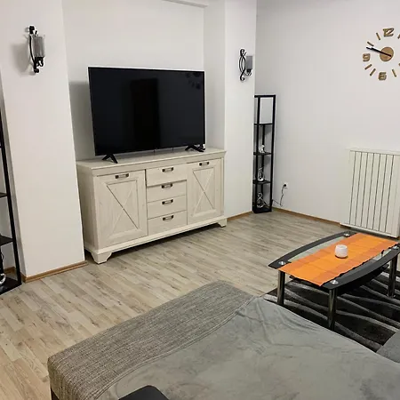 Monteurhaus, Monteurzimmer, *